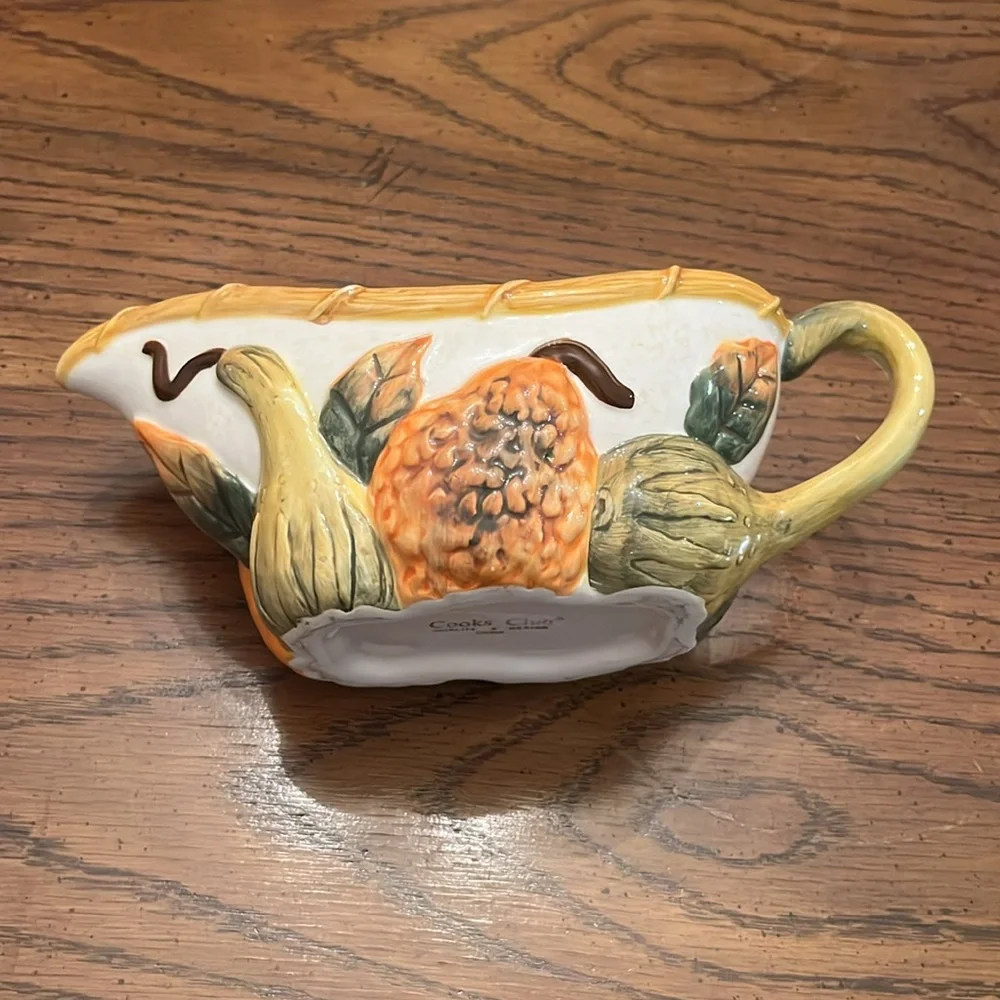 Fall Harvest Cooks‎ Club gravy dish and bowl